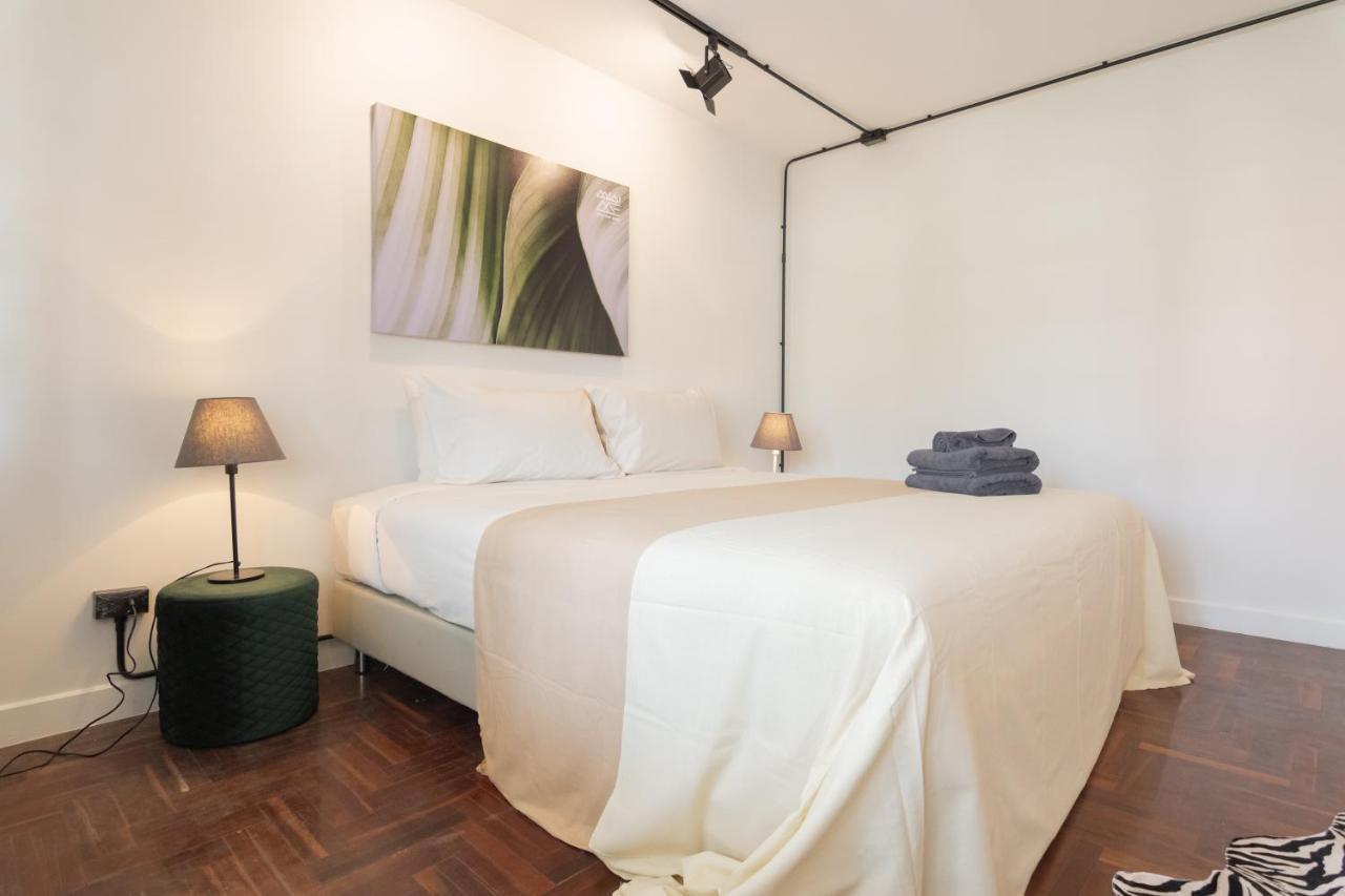 Mini-Me Hubs, Charm Suites & Pool In Old City Τσιάνγκ Μάι Εξωτερικό φωτογραφία