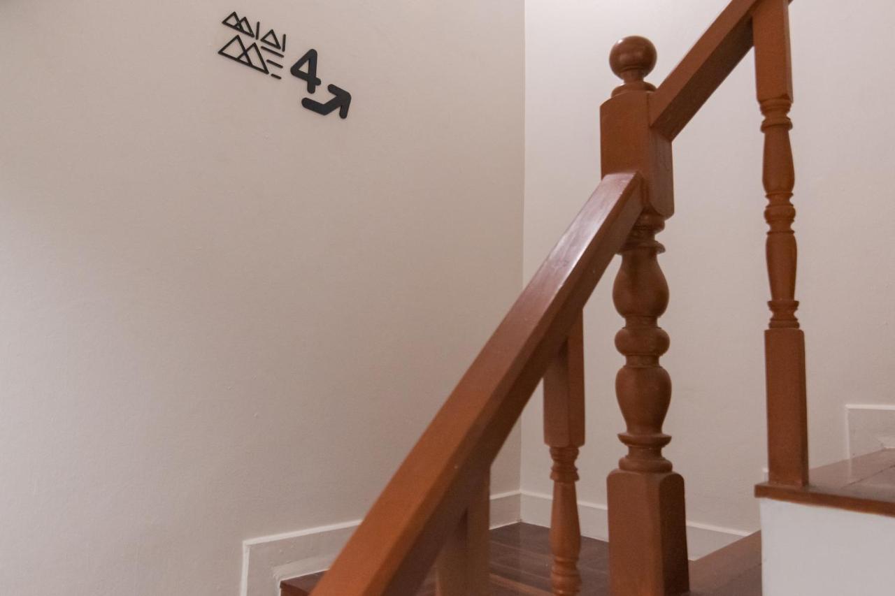 Mini-Me Hubs, Charm Suites & Pool In Old City Τσιάνγκ Μάι Εξωτερικό φωτογραφία