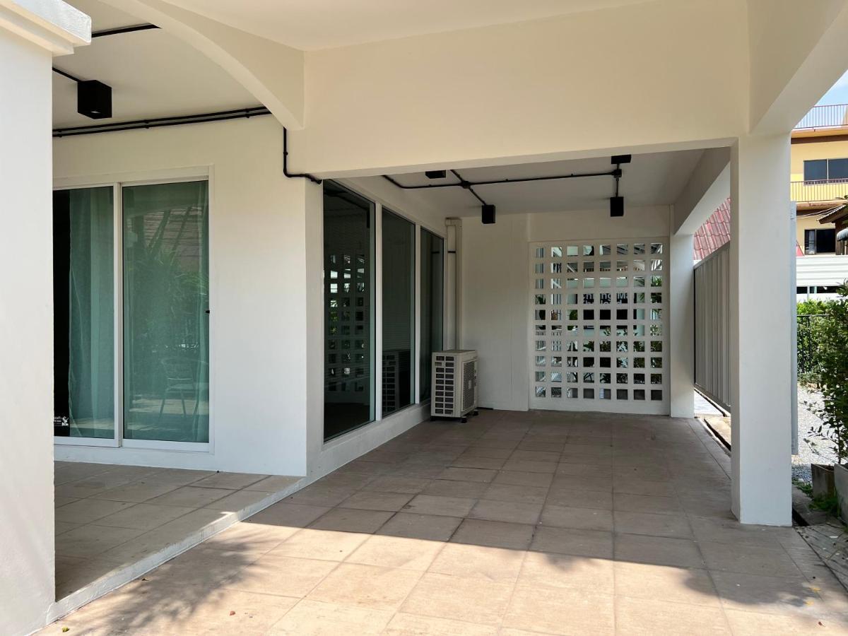 Mini-Me Hubs, Charm Suites & Pool In Old City Τσιάνγκ Μάι Εξωτερικό φωτογραφία