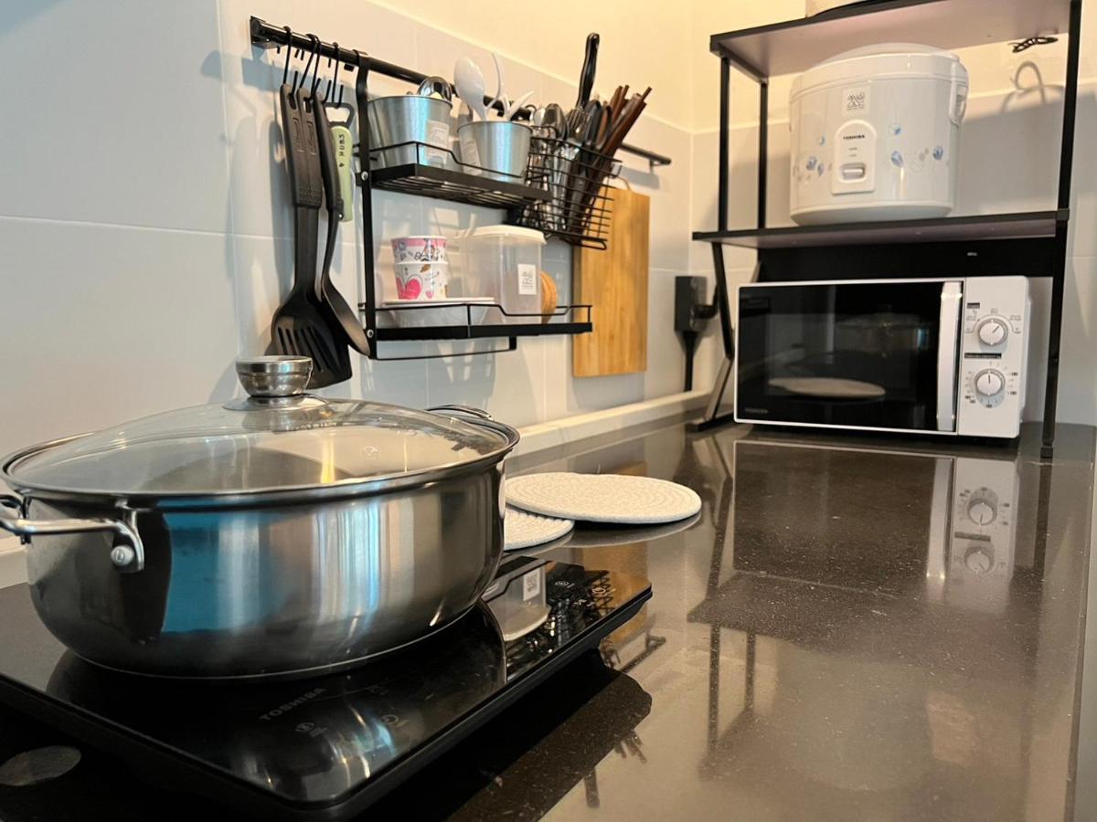 Mini-Me Hubs, Charm Suites & Pool In Old City Τσιάνγκ Μάι Εξωτερικό φωτογραφία