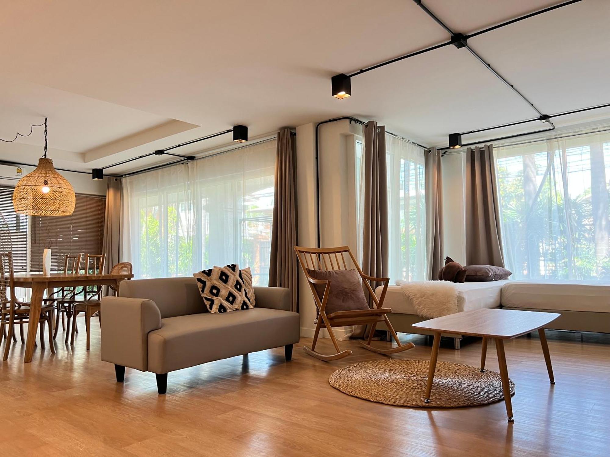 Mini-Me Hubs, Charm Suites & Pool In Old City Τσιάνγκ Μάι Εξωτερικό φωτογραφία