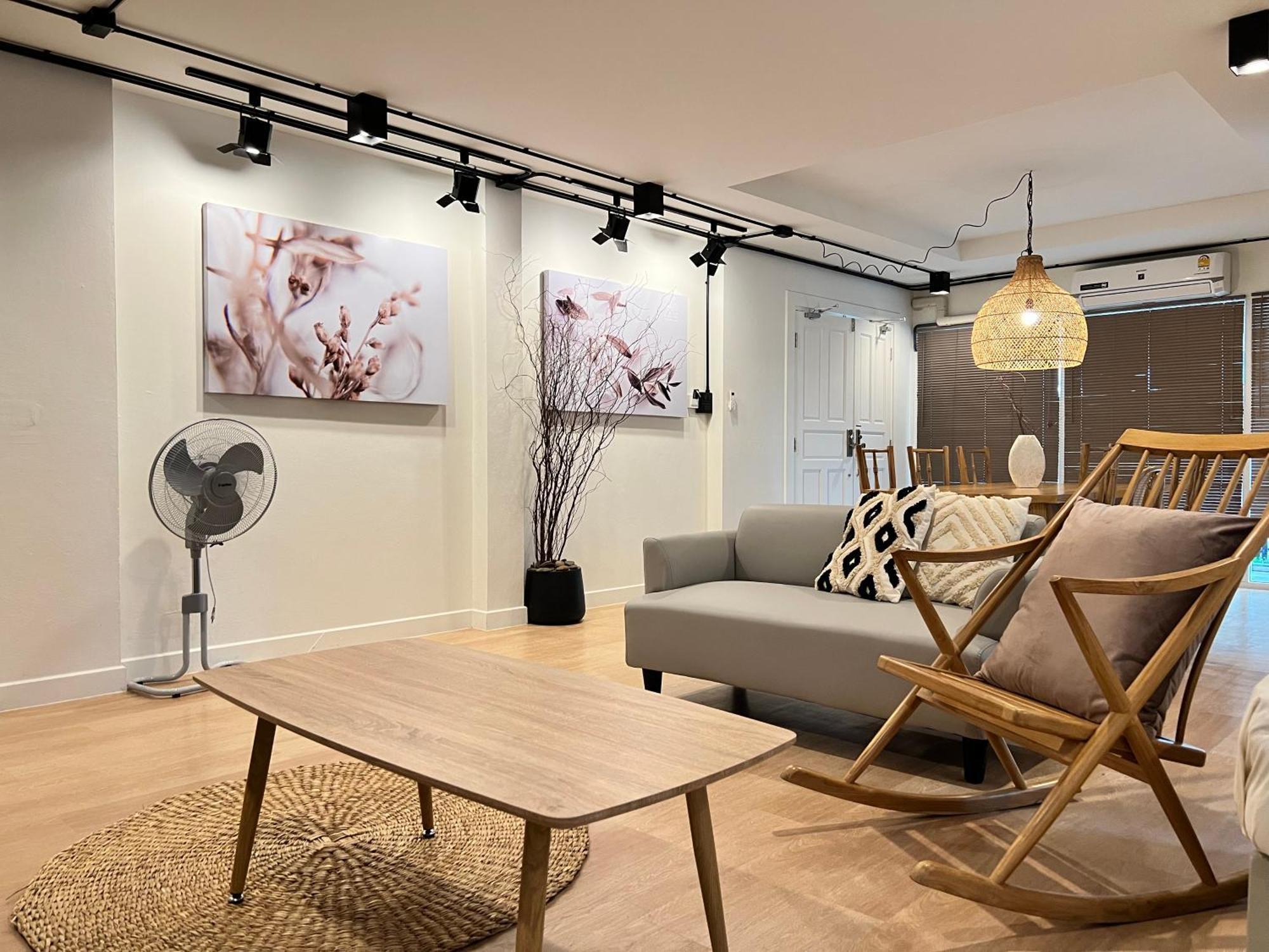 Mini-Me Hubs, Charm Suites & Pool In Old City Τσιάνγκ Μάι Εξωτερικό φωτογραφία
